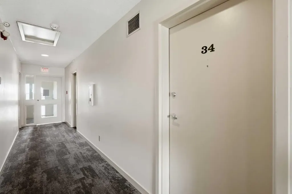 1634 Edenwold Heights NW Calgary AB T3A 3V2