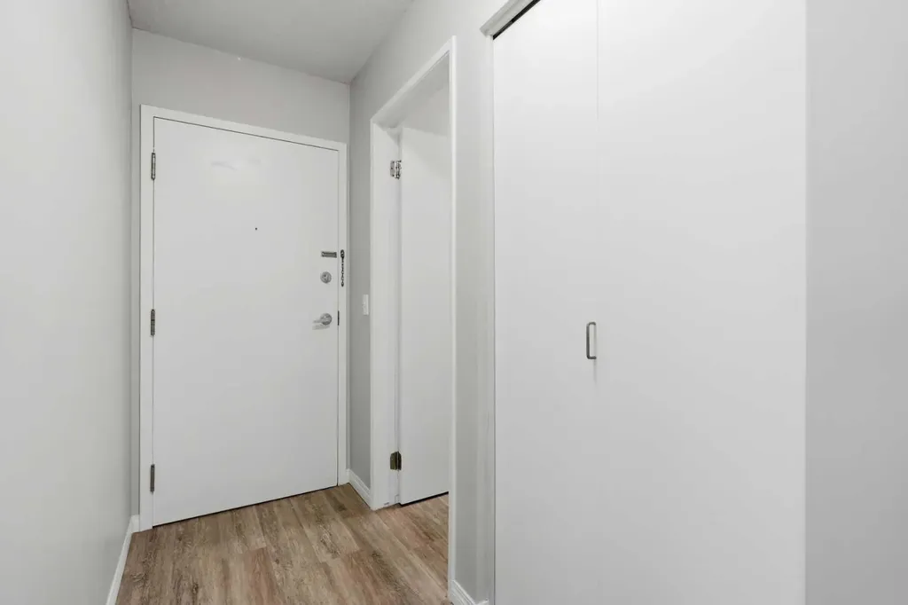 1634 Edenwold Heights NW Calgary AB T3A 3V2