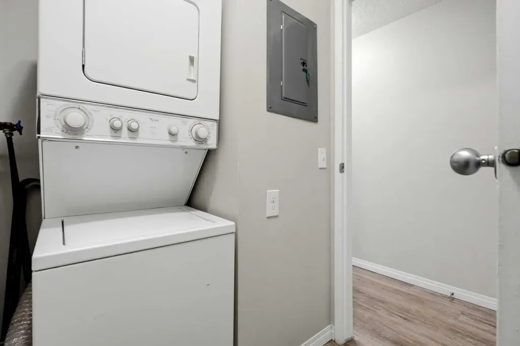 1634 Edenwold Heights NW Calgary AB T3A 3V2