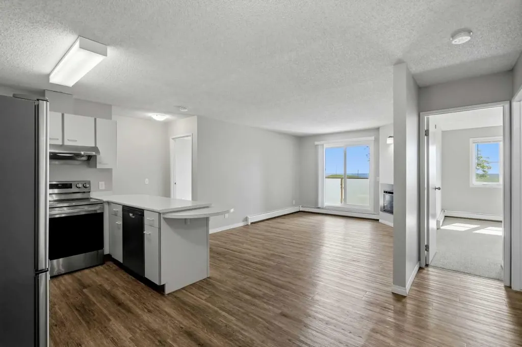 1634 Edenwold Heights NW Calgary AB T3A 3V2