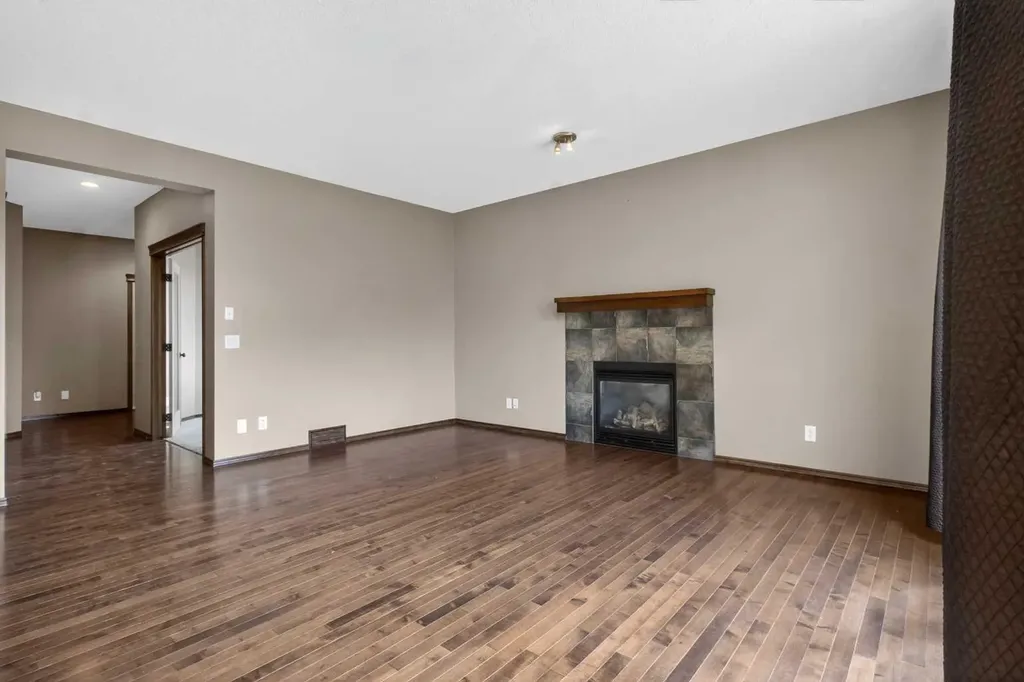 139 Panamount Street NW Calgary AB T3K 6J9