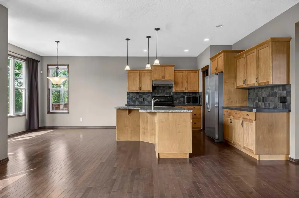 139 Panamount Street NW Calgary AB T3K 6J9