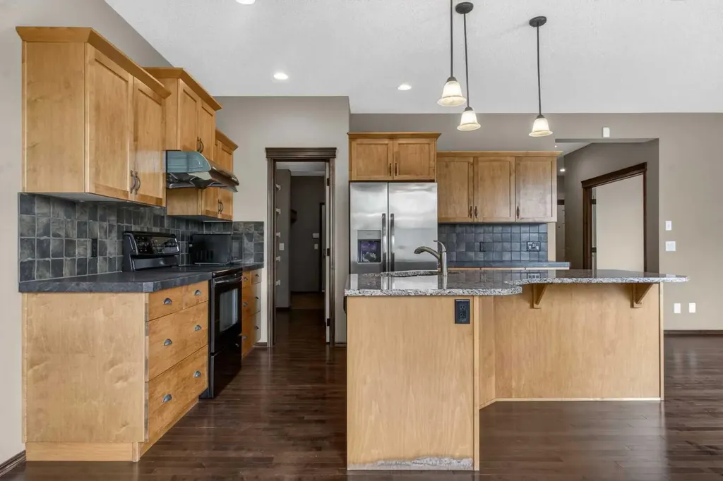 139 Panamount Street NW Calgary AB T3K 6J9