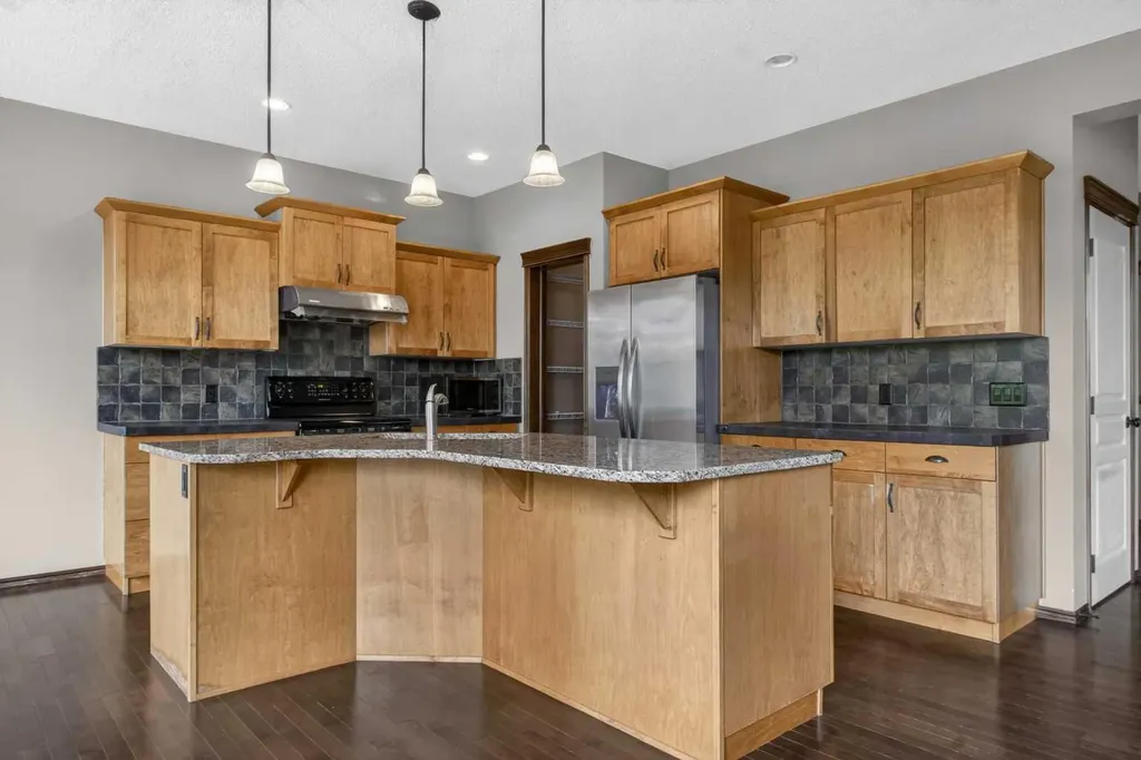 139 Panamount Street NW Calgary AB T3K 6J9