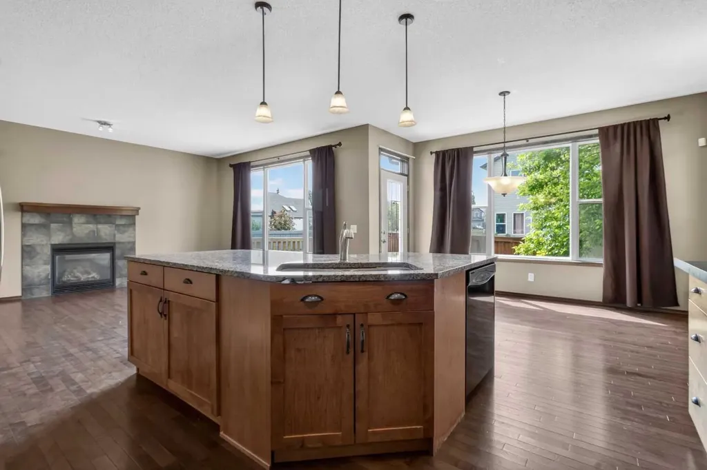 139 Panamount Street NW Calgary AB T3K 6J9