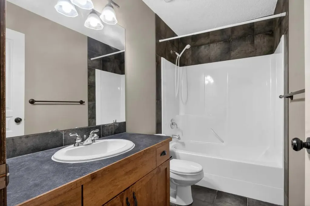 139 Panamount Street NW Calgary AB T3K 6J9