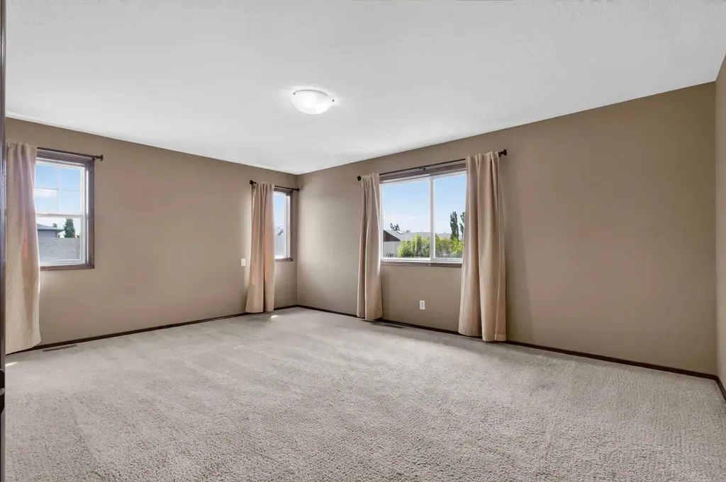139 Panamount Street NW Calgary AB T3K 6J9