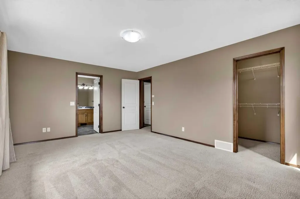 139 Panamount Street NW Calgary AB T3K 6J9