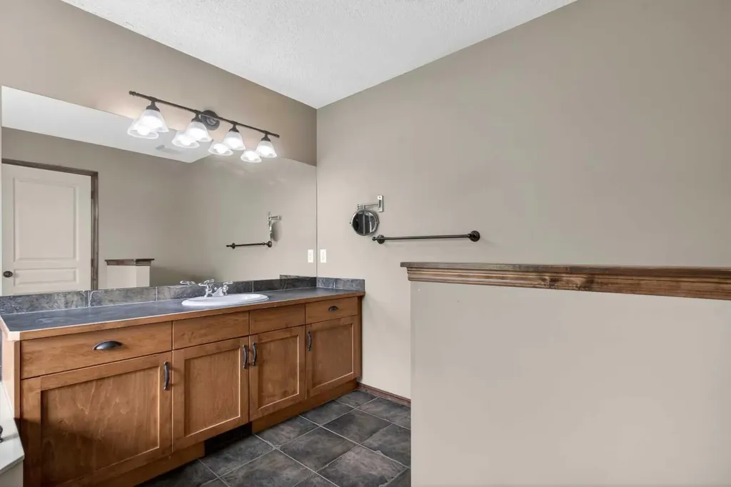 139 Panamount Street NW Calgary AB T3K 6J9