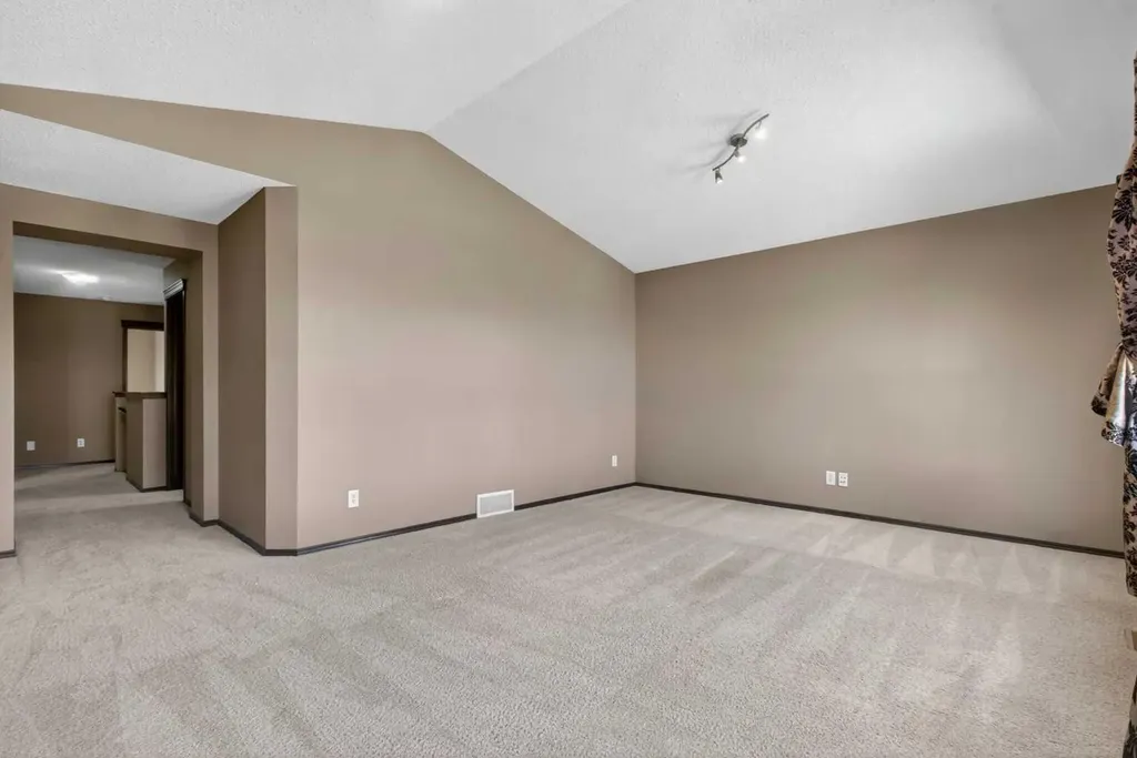 139 Panamount Street NW Calgary AB T3K 6J9