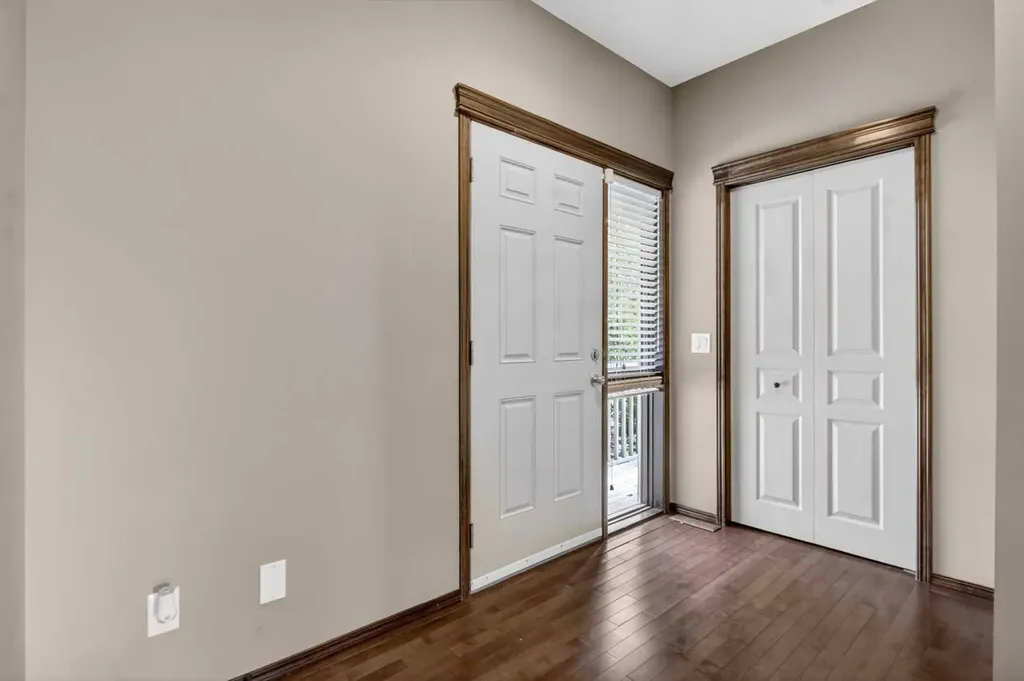 139 Panamount Street NW Calgary AB T3K 6J9