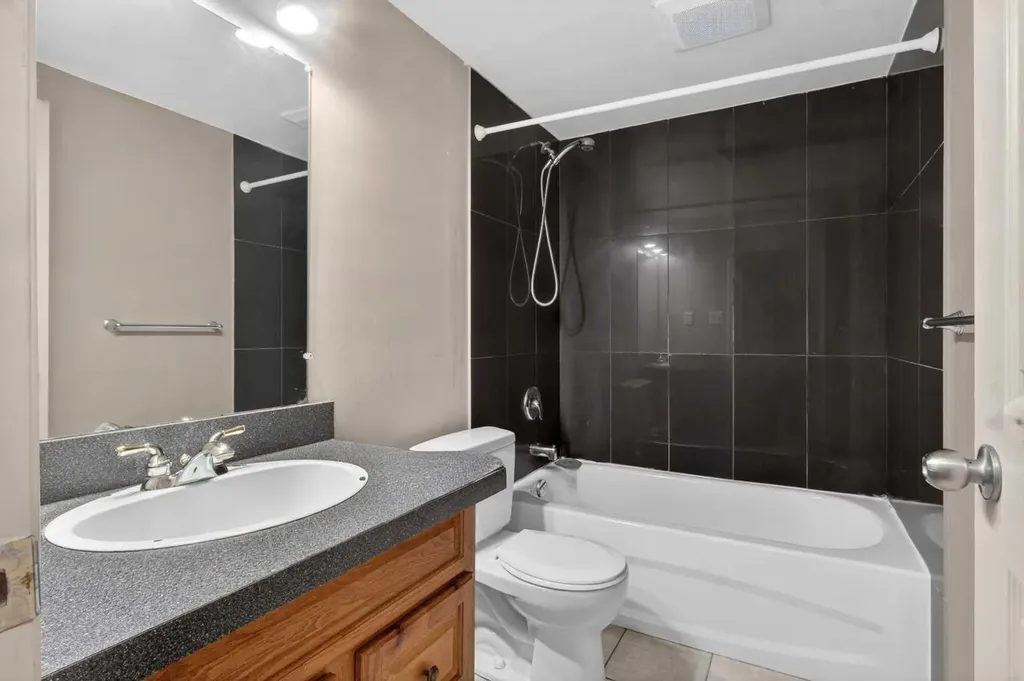 139 Panamount Street NW Calgary AB T3K 6J9