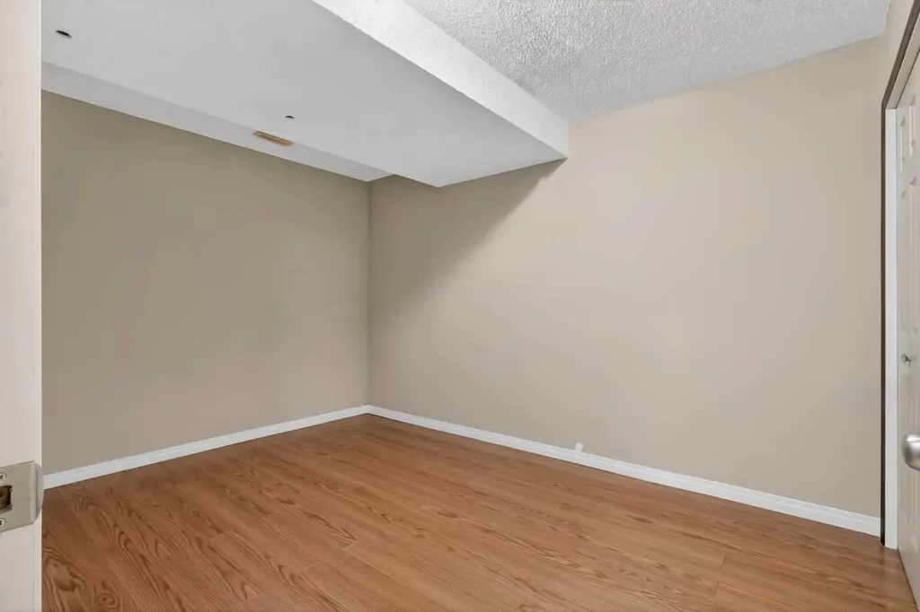 139 Panamount Street NW Calgary AB T3K 6J9