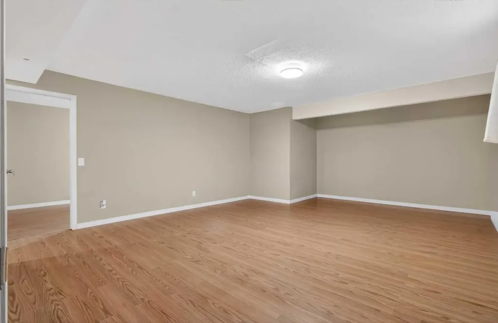 139 Panamount Street NW Calgary AB T3K 6J9