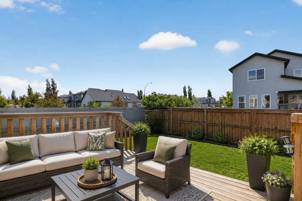 139 Panamount Street NW Calgary AB T3K 6J9