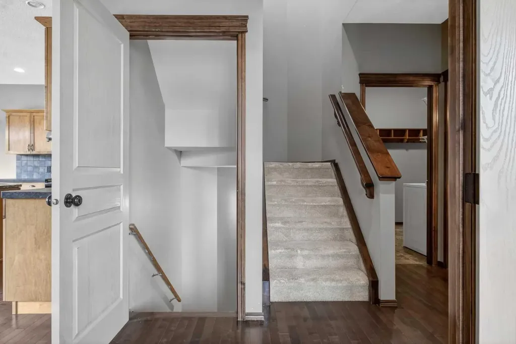 139 Panamount Street NW Calgary AB T3K 6J9