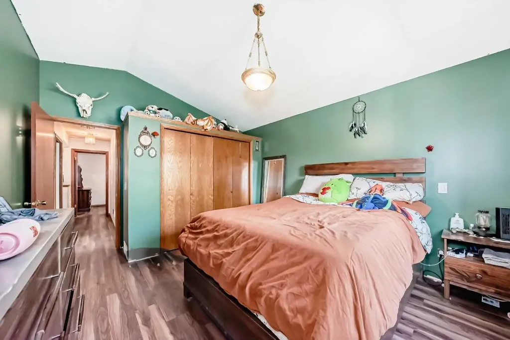 275 6 Avenue NW Airdrie AB T4B 2H9