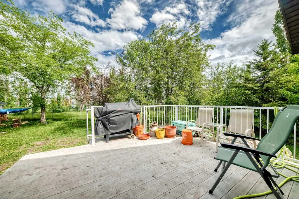 275 6 Avenue NW Airdrie AB T4B 2H9