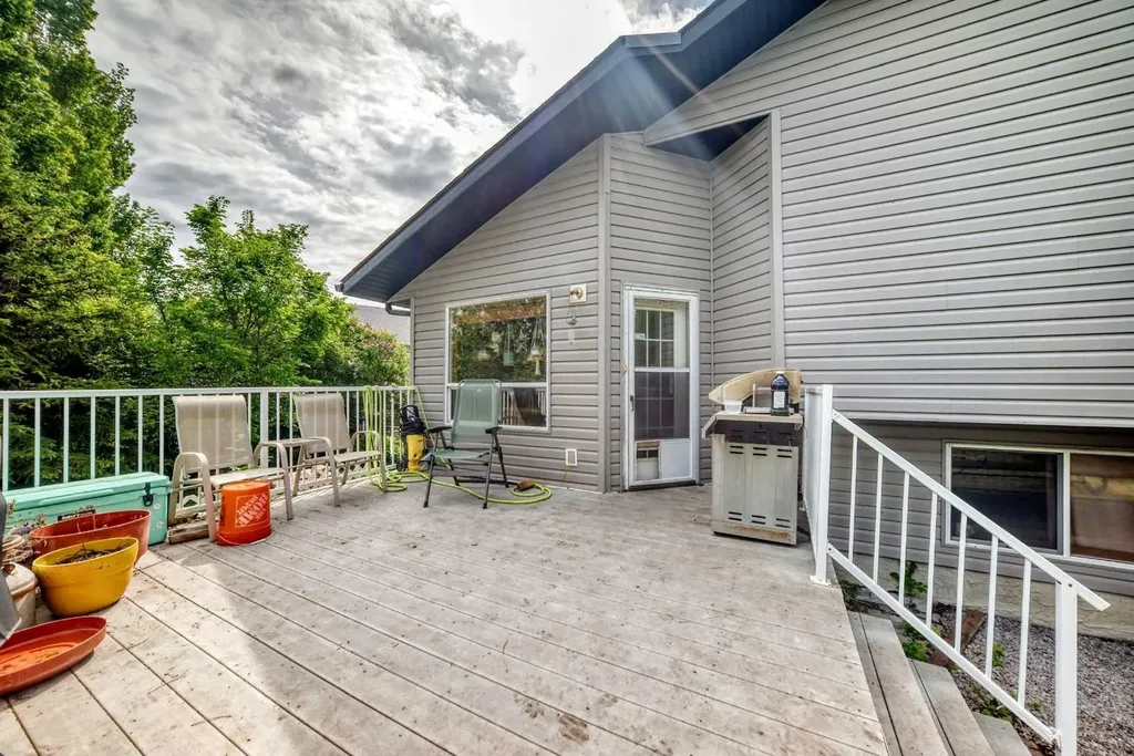 275 6 Avenue NW Airdrie AB T4B 2H9