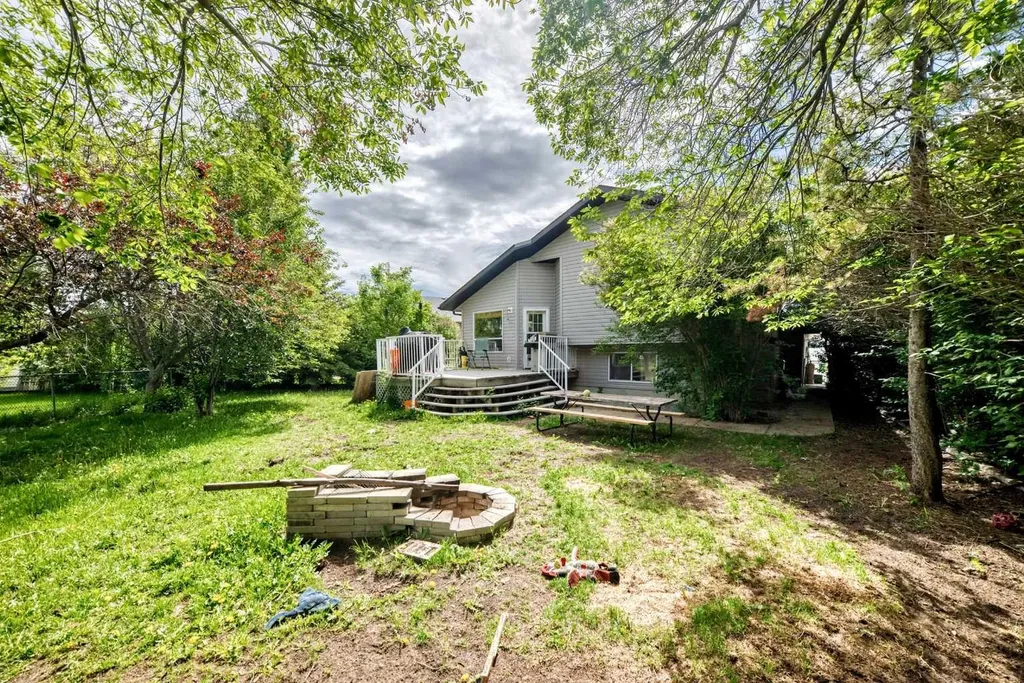 275 6 Avenue NW Airdrie AB T4B 2H9