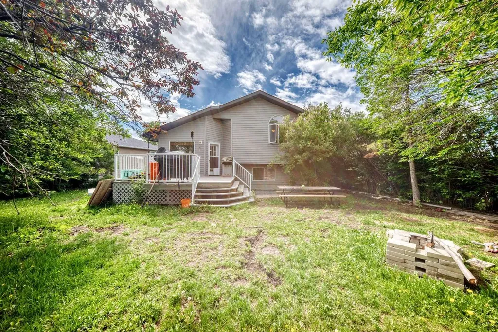 275 6 Avenue NW Airdrie AB T4B 2H9