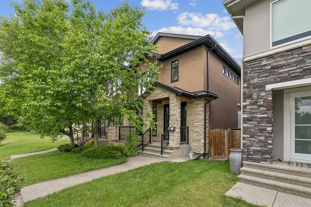 406 25 Avenue NW Calgary AB T2M 2A7
