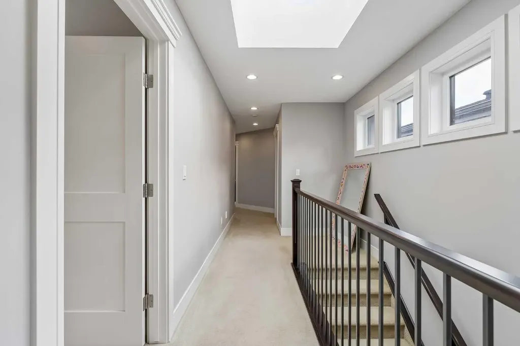 406 25 Avenue NW Calgary AB T2M 2A7