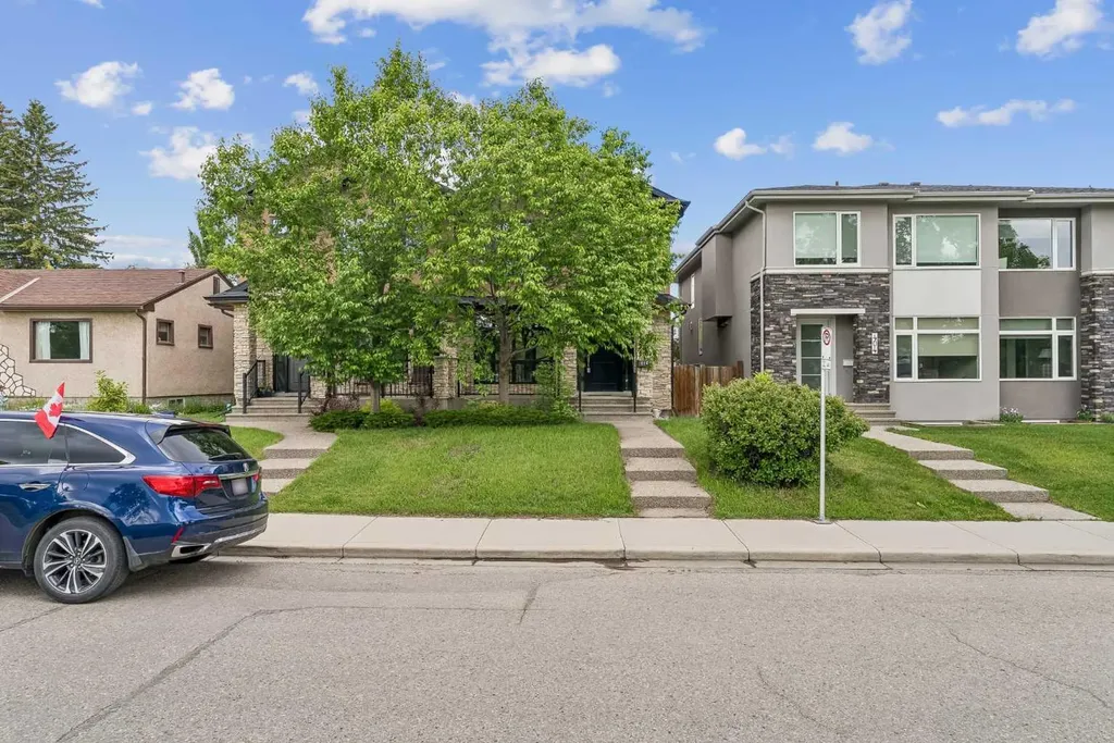 406 25 Avenue NW Calgary AB T2M 2A7