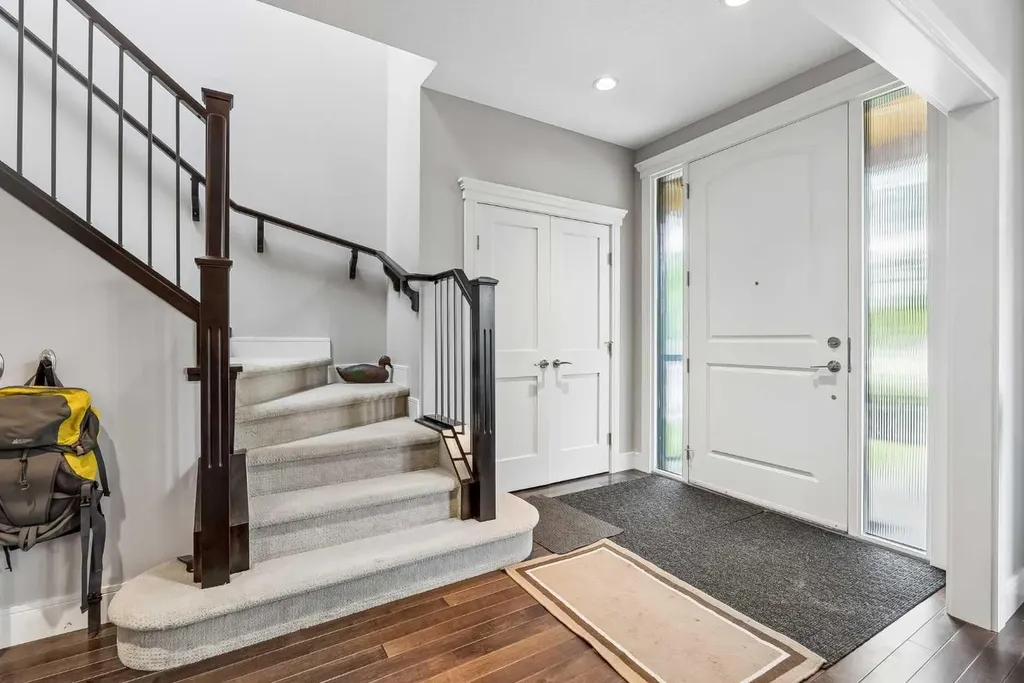 406 25 Avenue NW Calgary AB T2M 2A7