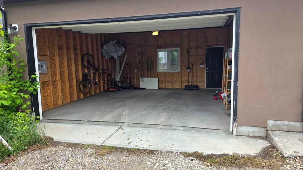 406 25 Avenue NW Calgary AB T2M 2A7