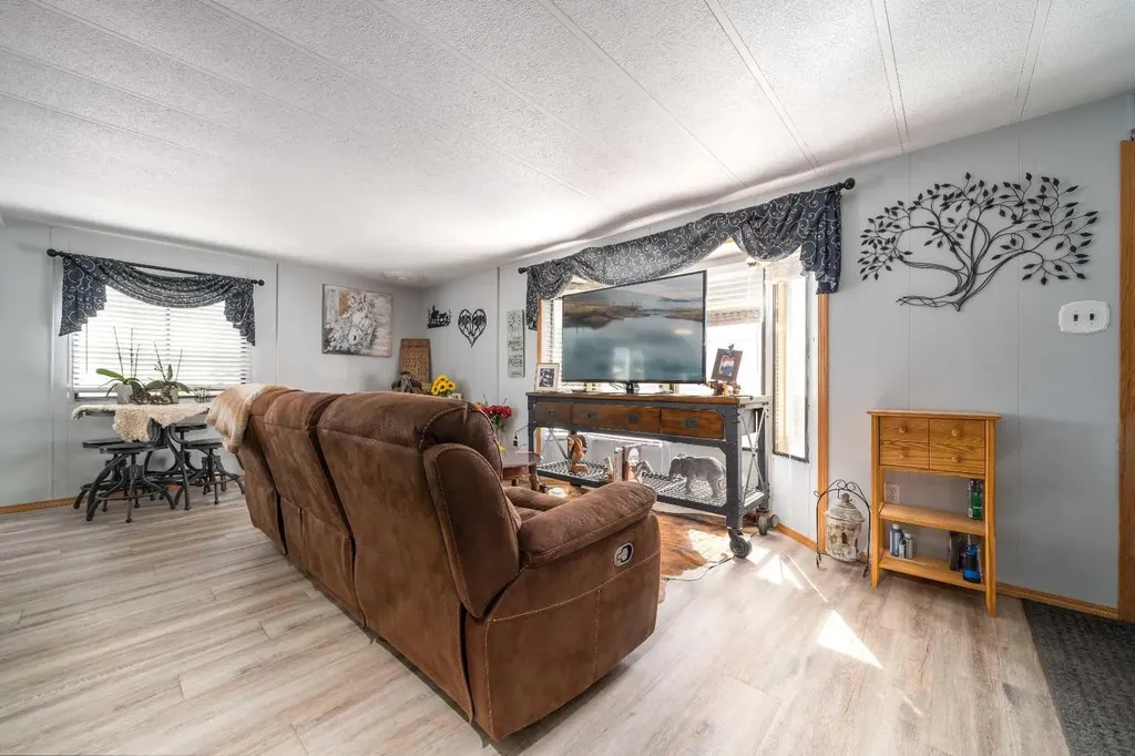 341 Cornell Crescent SW Medicine Hat AB T1A 7Z3
