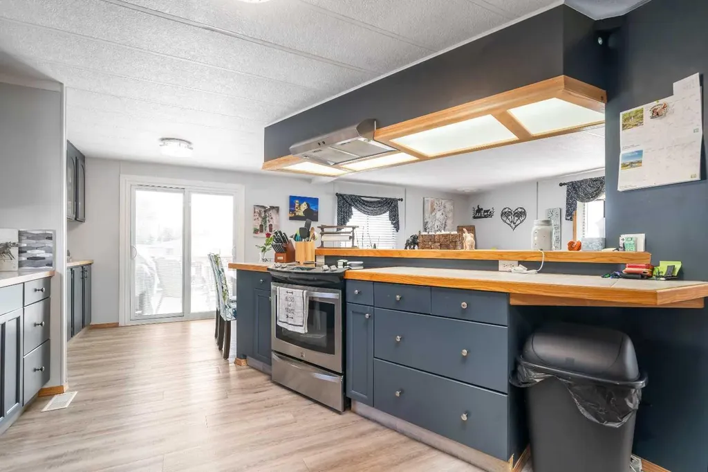 341 Cornell Crescent SW Medicine Hat AB T1A 7Z3