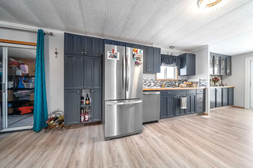 341 Cornell Crescent SW Medicine Hat AB T1A 7Z3