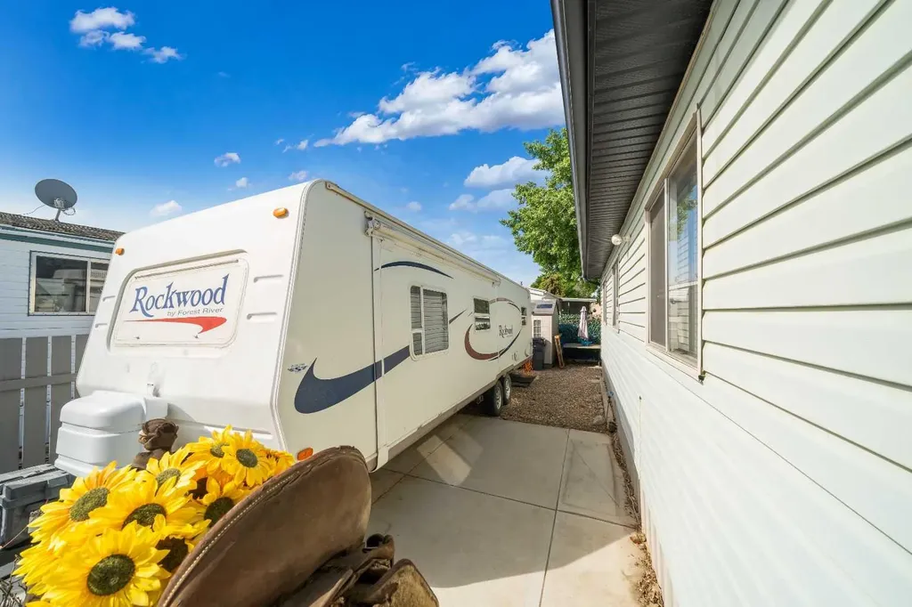 341 Cornell Crescent SW Medicine Hat AB T1A 7Z3
