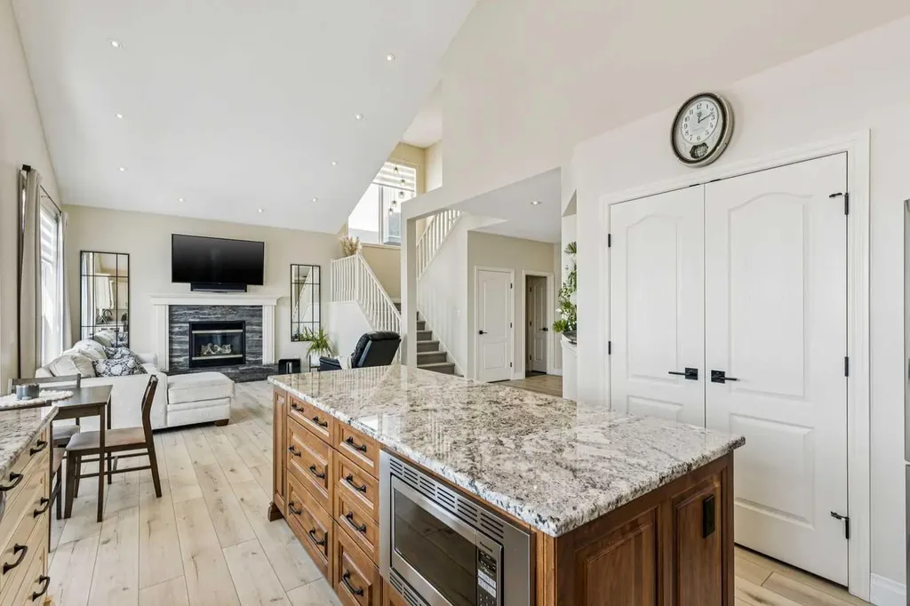 120 Hidden Creek Circle NW Calgary AB T3A 6J3