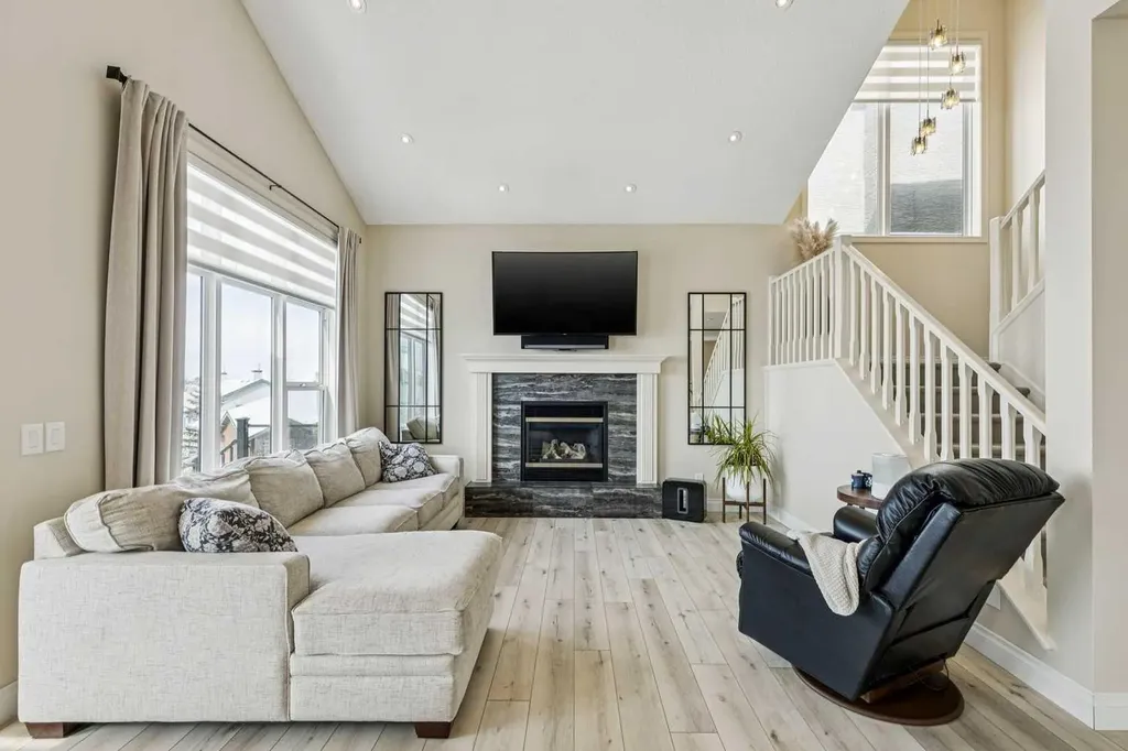 120 Hidden Creek Circle NW Calgary AB T3A 6J3