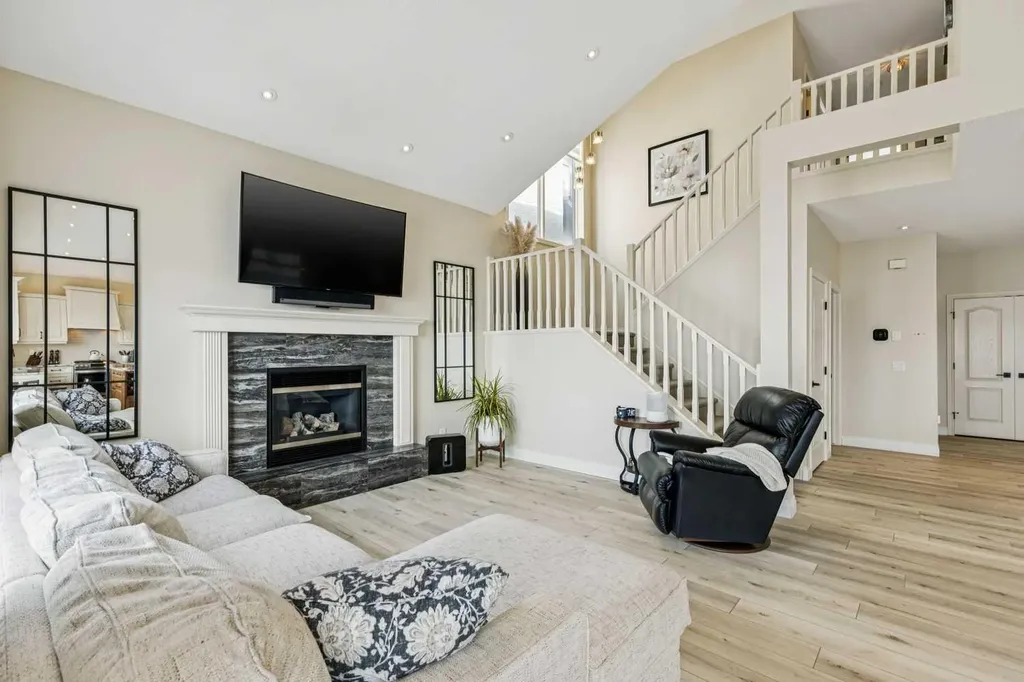 120 Hidden Creek Circle NW Calgary AB T3A 6J3