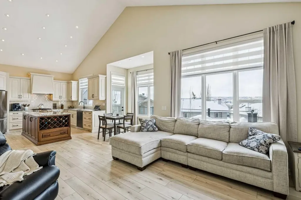 120 Hidden Creek Circle NW Calgary AB T3A 6J3