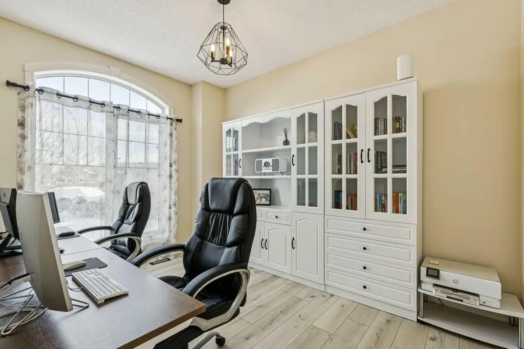 120 Hidden Creek Circle NW Calgary AB T3A 6J3
