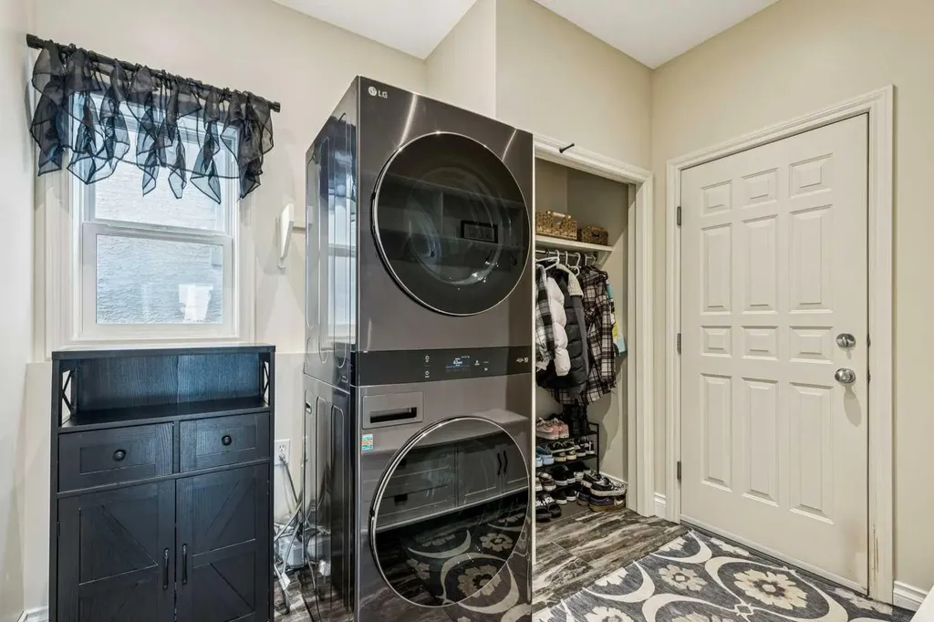 120 Hidden Creek Circle NW Calgary AB T3A 6J3