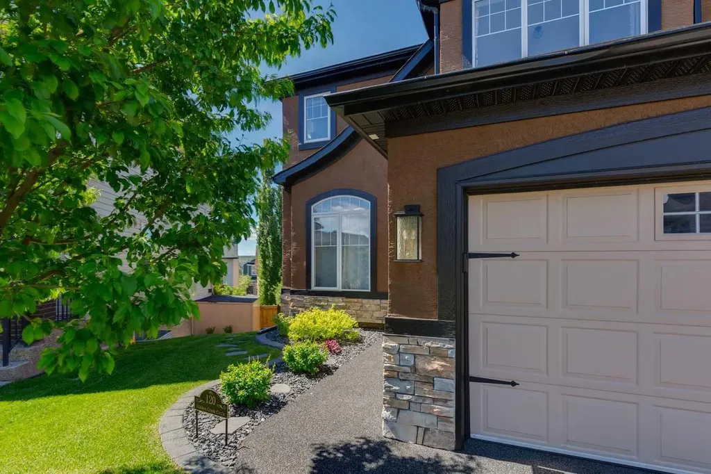 120 Hidden Creek Circle NW Calgary AB T3A 6J3