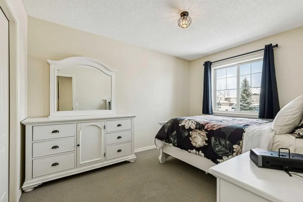 120 Hidden Creek Circle NW Calgary AB T3A 6J3