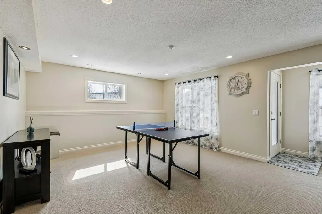 120 Hidden Creek Circle NW Calgary AB T3A 6J3