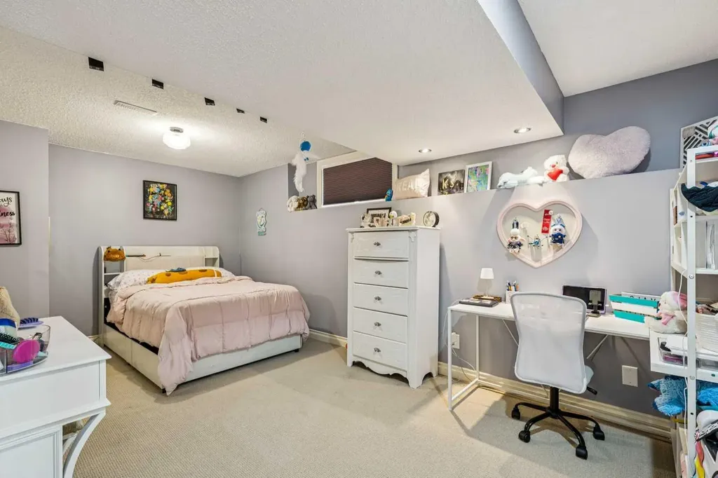 120 Hidden Creek Circle NW Calgary AB T3A 6J3