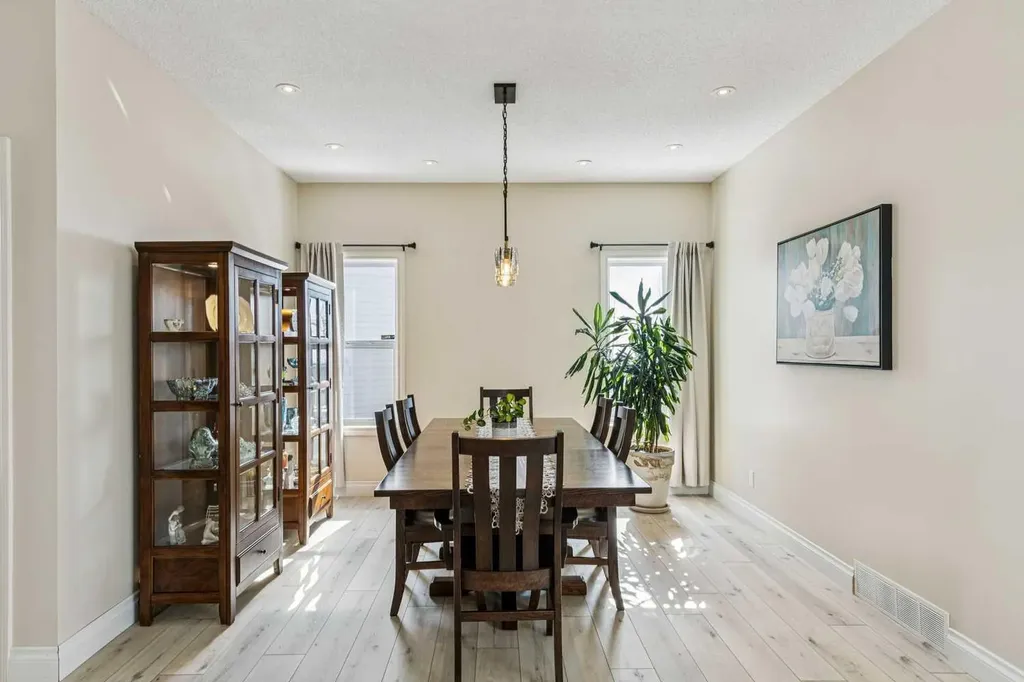 120 Hidden Creek Circle NW Calgary AB T3A 6J3
