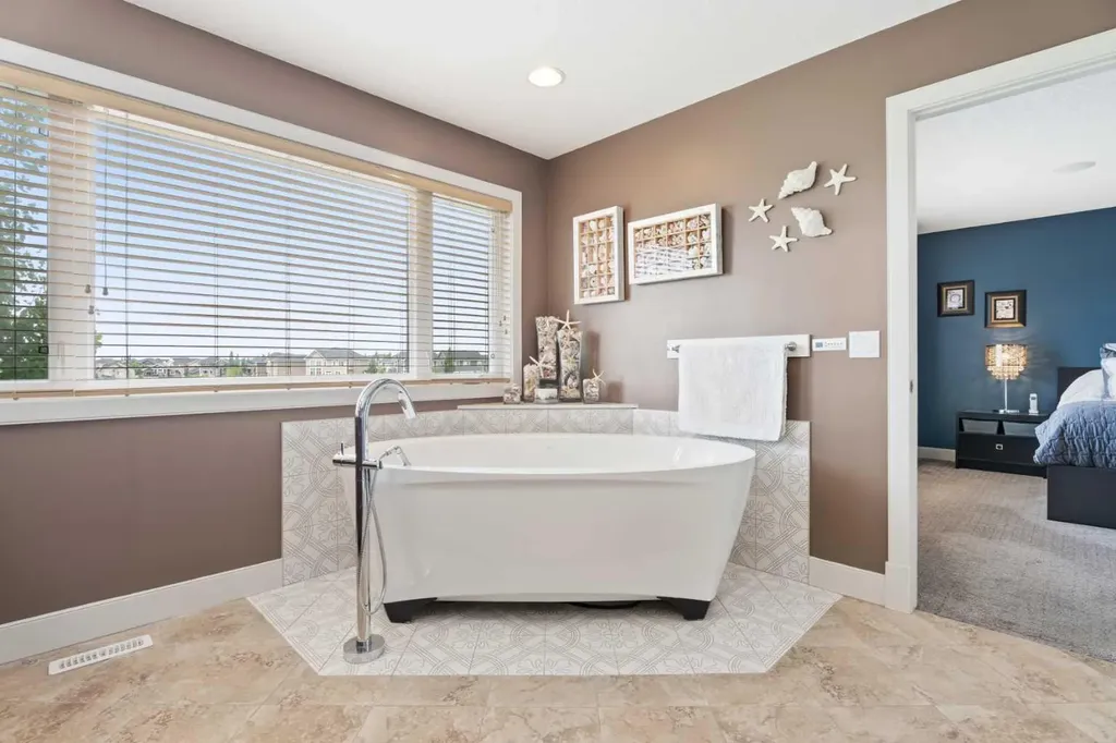 461 Rainbow Falls Way Chestermere AB T1X 1S5