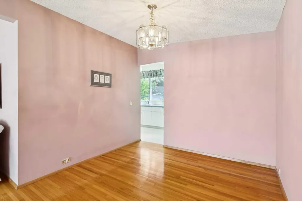 4312 40 Street NW Calgary AB T3A 0H6