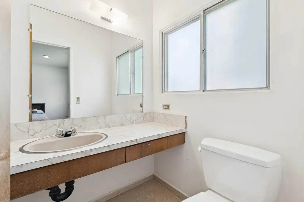 4312 40 Street NW Calgary AB T3A 0H6