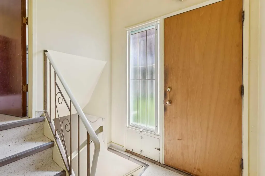 4312 40 Street NW Calgary AB T3A 0H6
