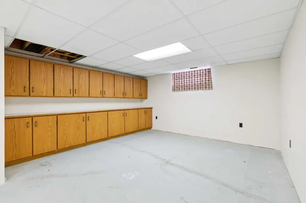 4312 40 Street NW Calgary AB T3A 0H6